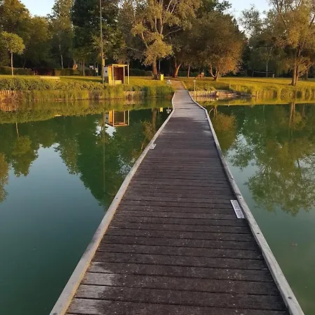 La Maison D'othe Estissac